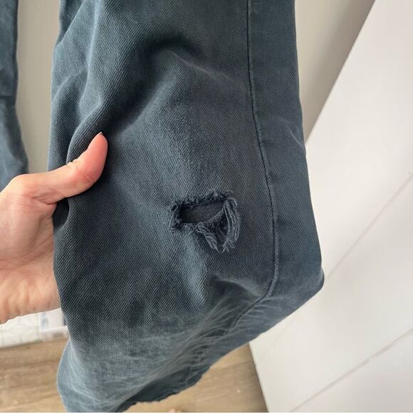 Levi’s Vintage Distressed Dark Turquoise Jean - Picture 5 of 6